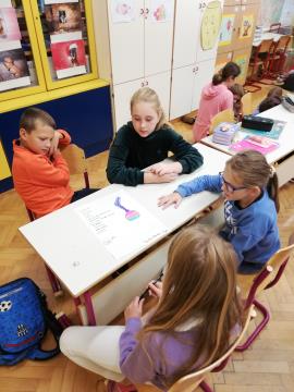 četrtošolci berejo 4